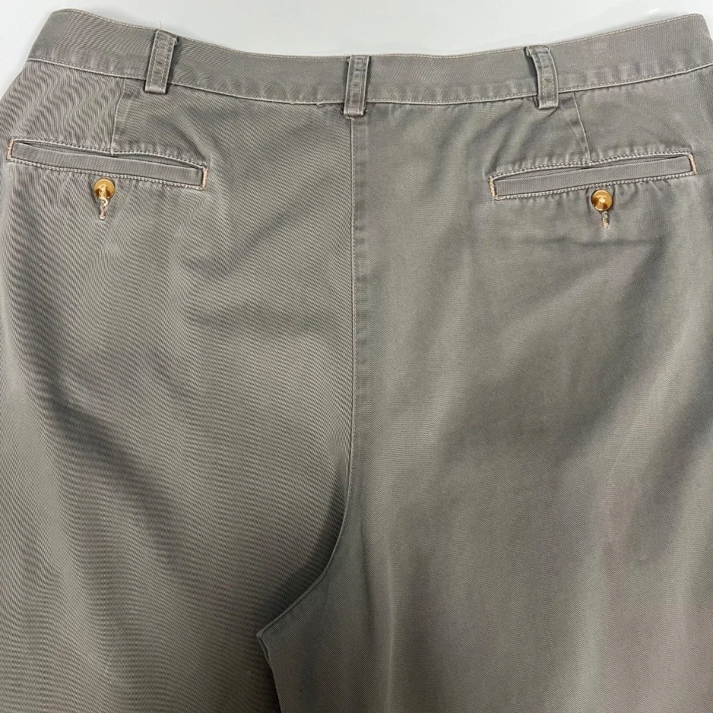 REI Pleated Khaki Pants Relaxed Fit Casual Trousers Sz 38 (measuring‎ 36